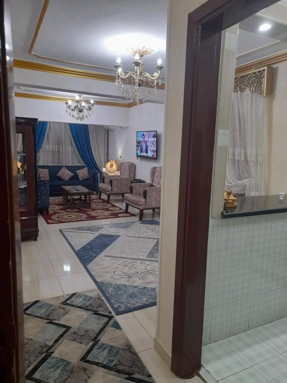 شقه بجوار مول سيتي ستارز *
